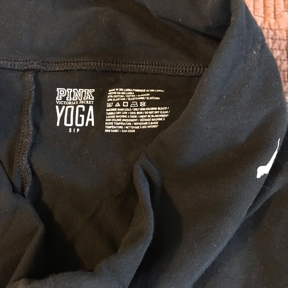Victoria’s Secret pink yoga pants small - Picture 2 of 2